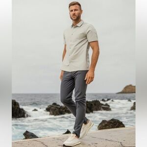 Vuori men’s size 30
Meta 5-Pocket Pant
Charcoal grey